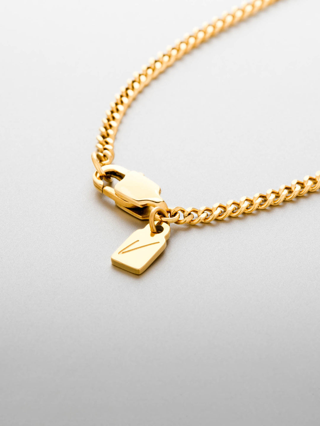 MINIMAL CHAIN NECKLACE