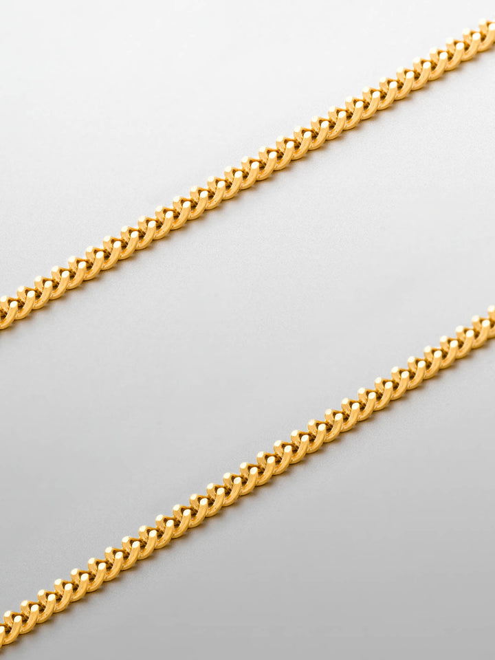 MINIMAL CHAIN NECKLACE