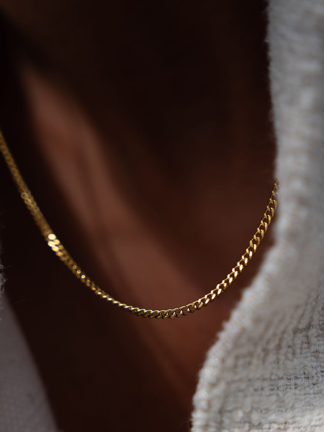 MINIMAL CHAIN NECKLACE