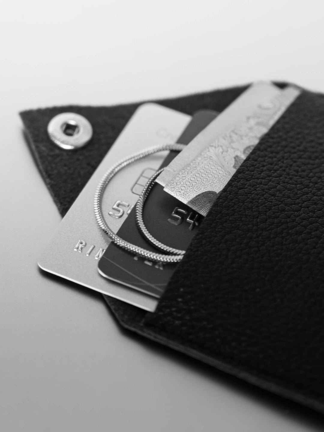 » VERSATILE WALLET (FREE GIFT)